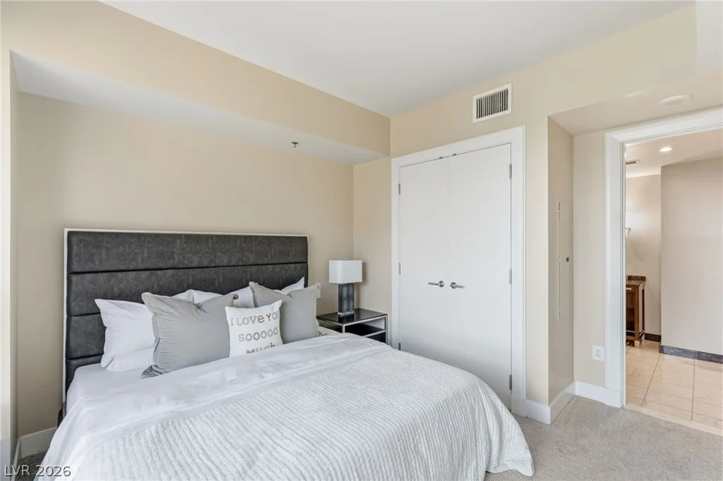 2700 Las Vegas, Las Vegas, NV 89109