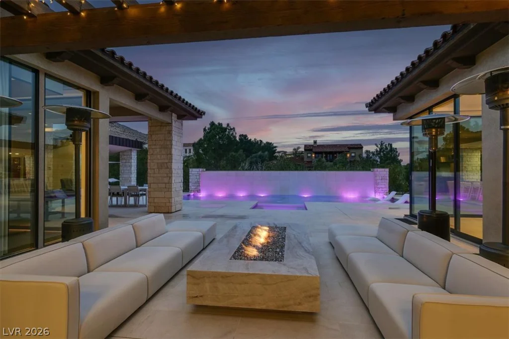 20 Pebble Hills, Las Vegas, NV 89141