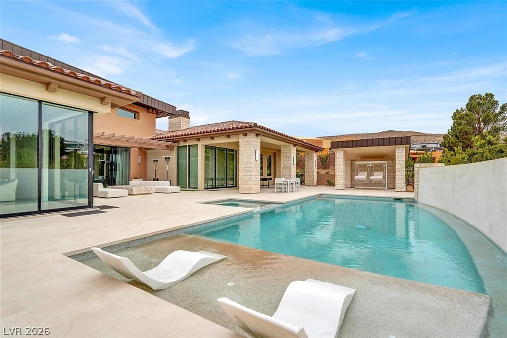 20 Pebble Hills, Las Vegas, NV 89141