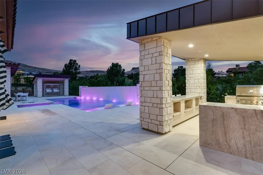 20 Pebble Hills, Las Vegas, NV 89141