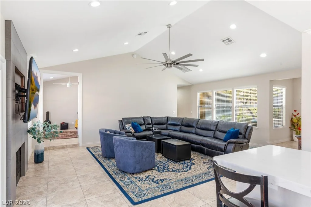 219 Cimarron, Las Vegas, NV 89145