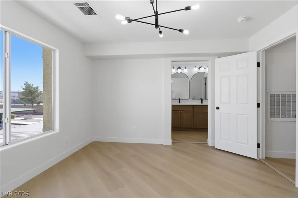 1501 Linnbaker, Las Vegas, NV 89110