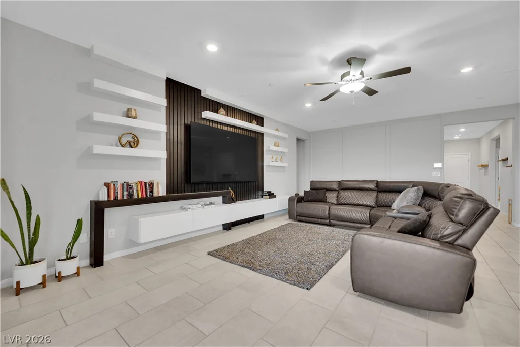 10160 Sequoia Falls, Las Vegas, NV 89149