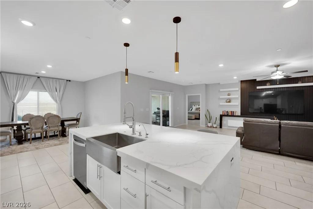 10160 Sequoia Falls, Las Vegas, NV 89149