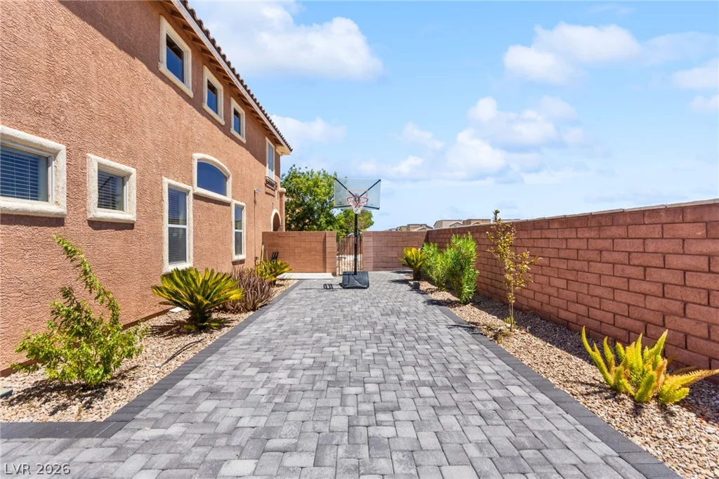 10391 Montes Vascos, Las Vegas, NV 89178