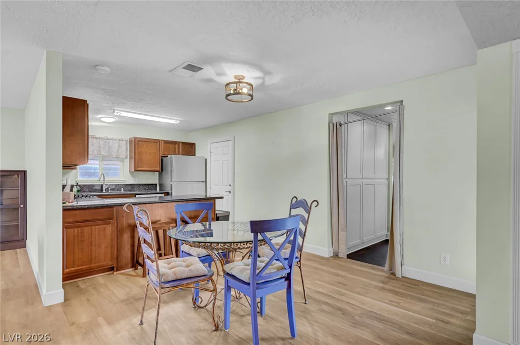 329 Santa Fe, Las Vegas, NV 89145