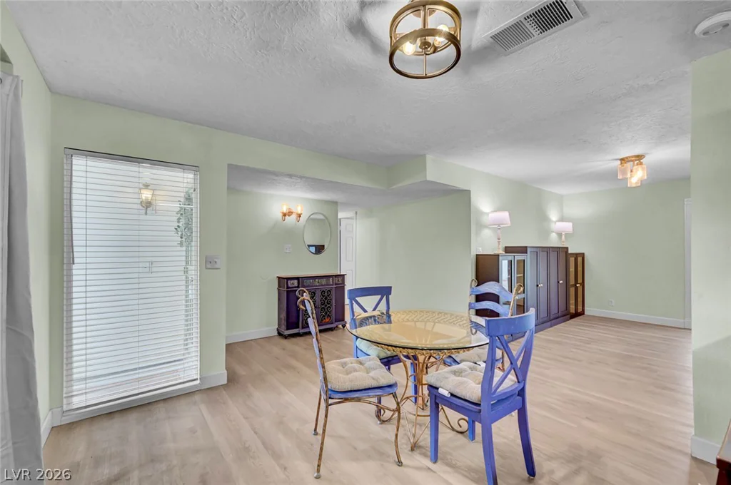 329 Santa Fe, Las Vegas, NV 89145