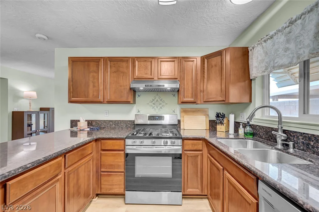 329 Santa Fe, Las Vegas, NV 89145