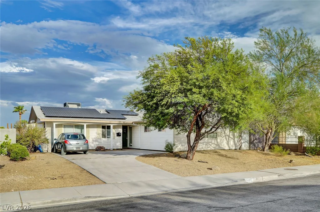 329 Santa Fe, Las Vegas, NV 89145