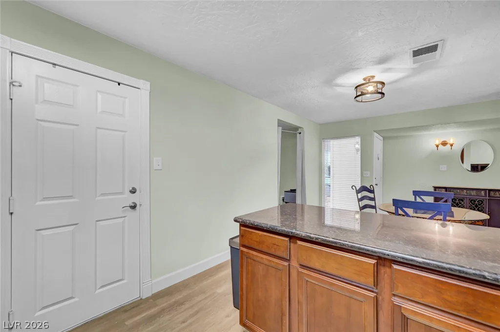 329 Santa Fe, Las Vegas, NV 89145