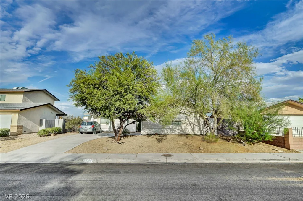 329 Santa Fe, Las Vegas, NV 89145