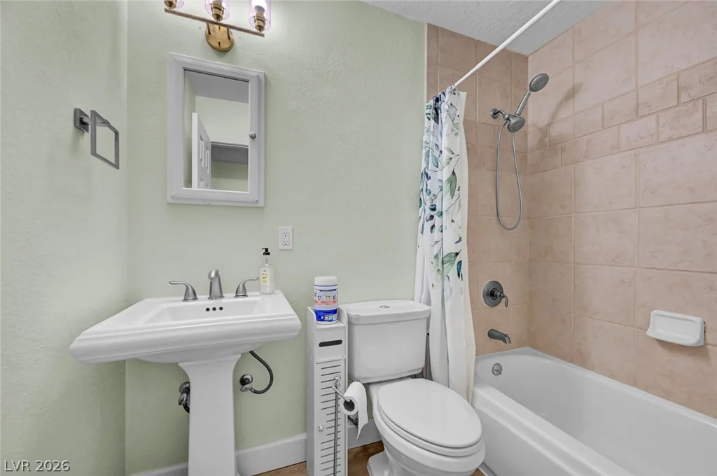 329 Santa Fe, Las Vegas, NV 89145