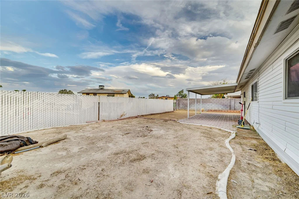 329 Santa Fe, Las Vegas, NV 89145