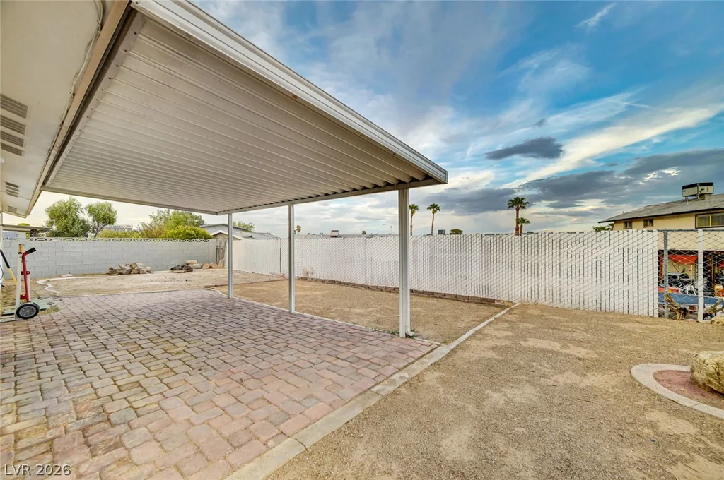 329 Santa Fe, Las Vegas, NV 89145