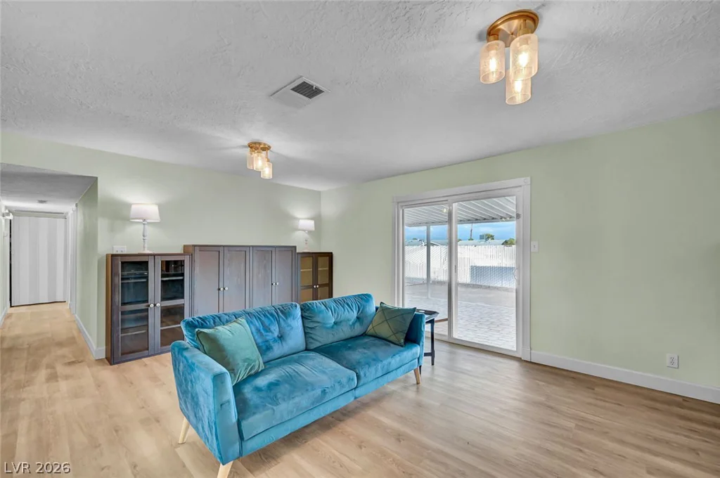 329 Santa Fe, Las Vegas, NV 89145