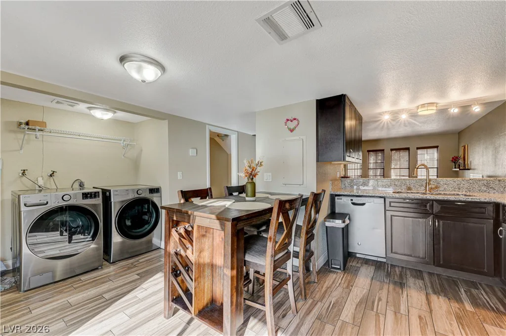 2080 Karen, Las Vegas, NV 89169