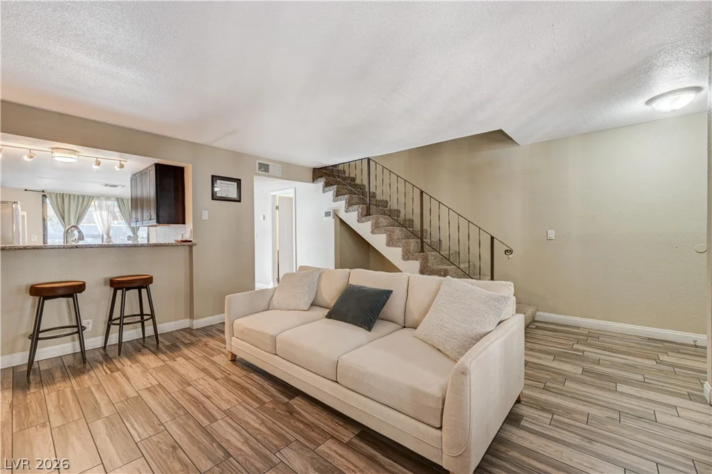 2080 Karen, Las Vegas, NV 89169
