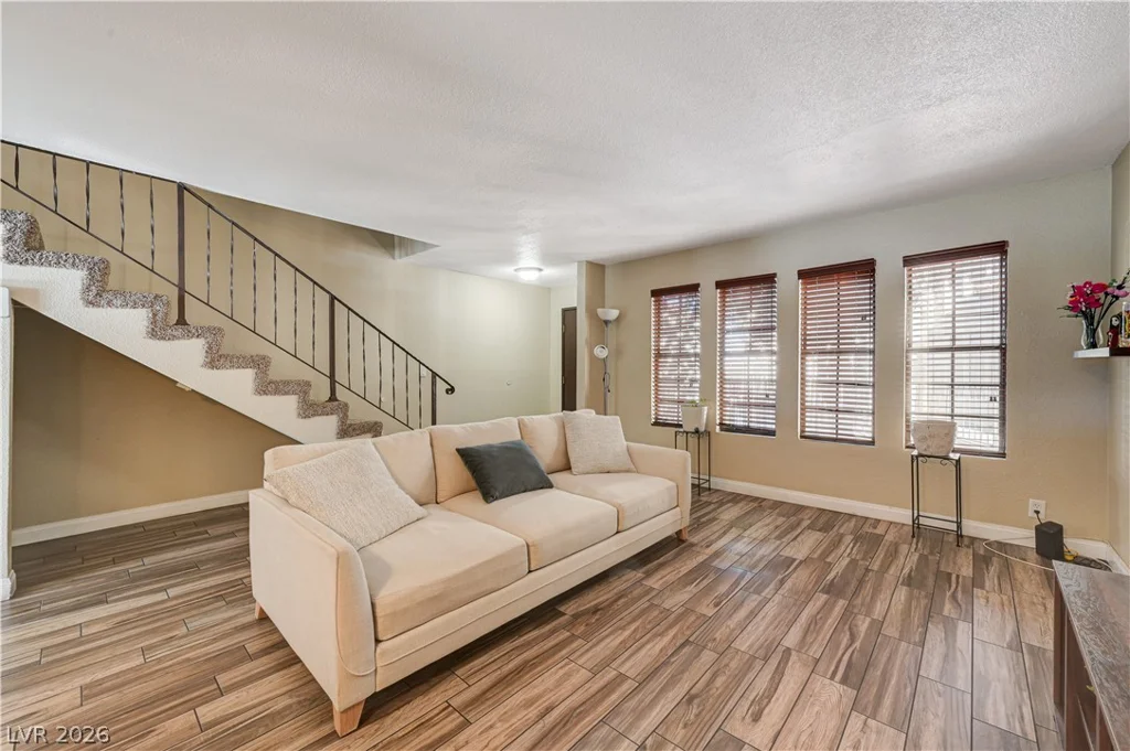 2080 Karen, Las Vegas, NV 89169