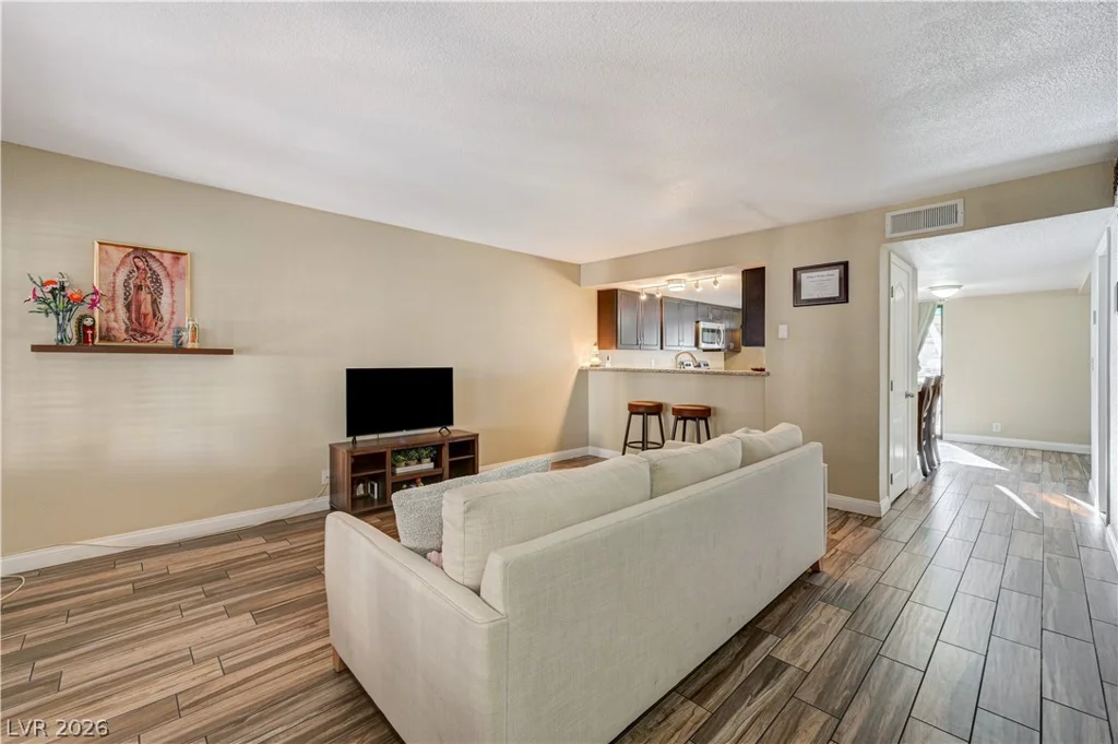 2080 Karen, Las Vegas, NV 89169