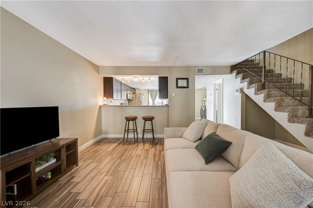 2080 Karen, Las Vegas, NV 89169