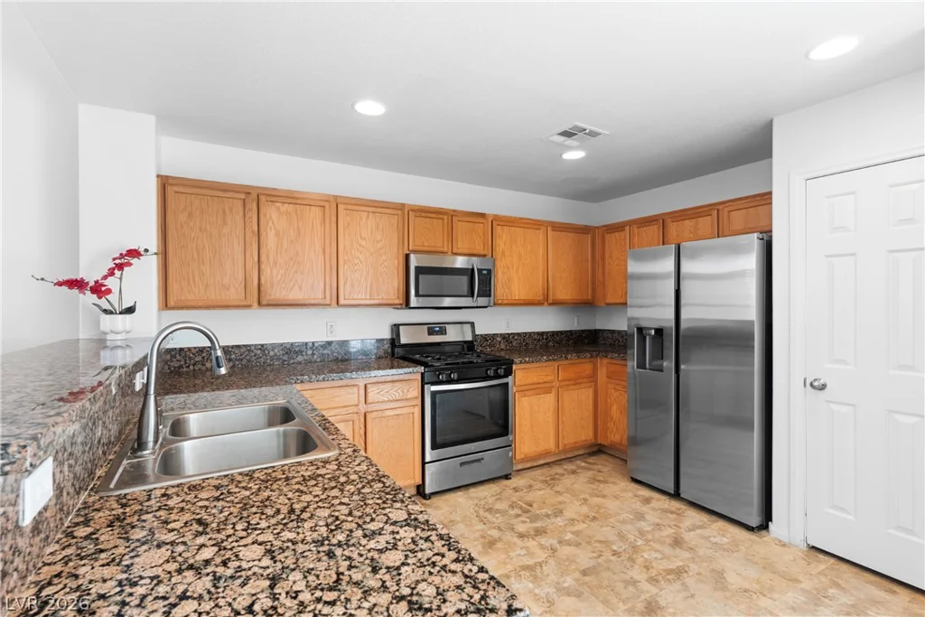 1446 Louisiana Lakes, Las Vegas, NV 89183