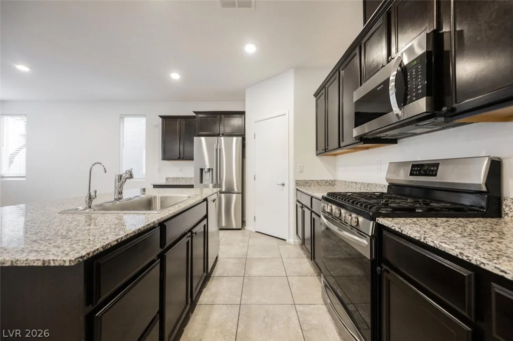 7232 Halo Falls, North Las Vegas, NV 89084
