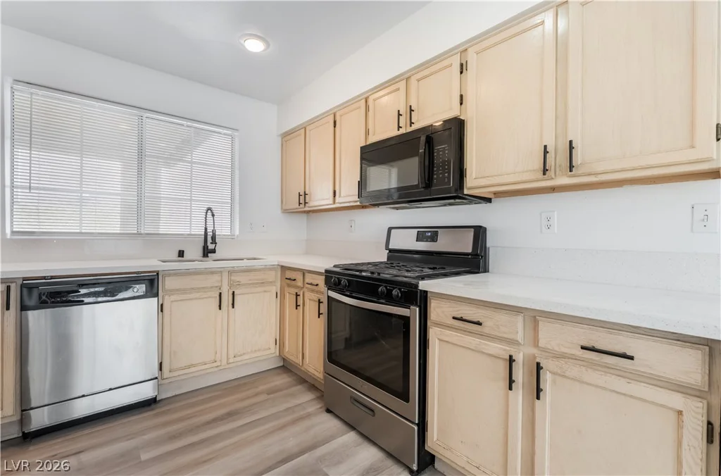 5348 Desert Blossom, Las Vegas, NV 89107