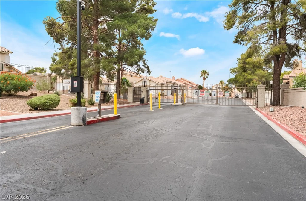 5348 Desert Blossom, Las Vegas, NV 89107