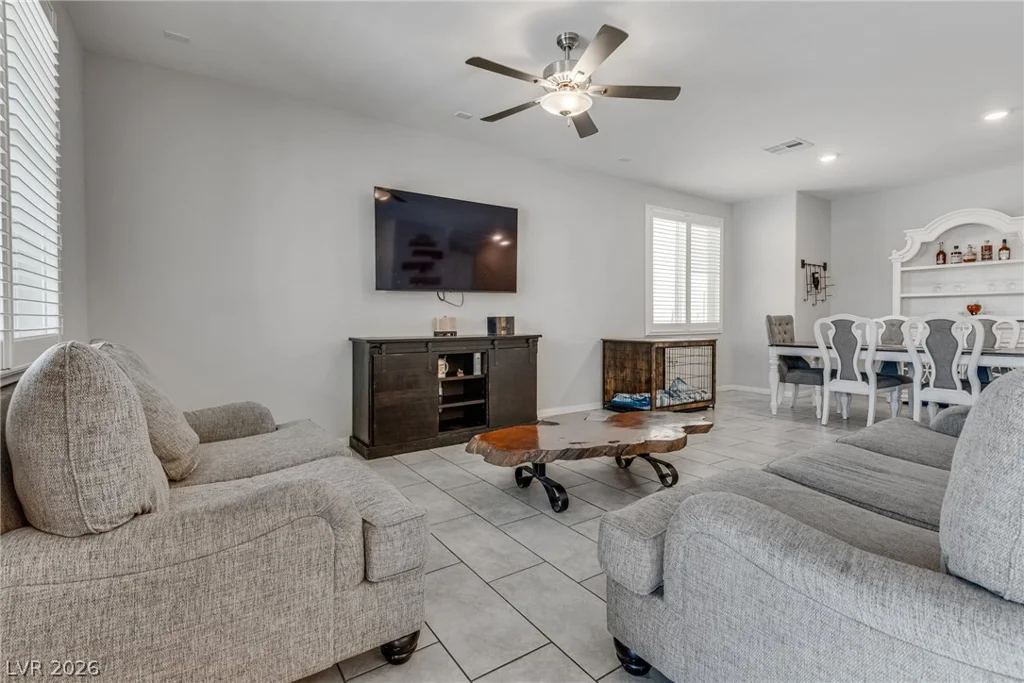 9273 Bluemist Falls, Las Vegas, NV 89123