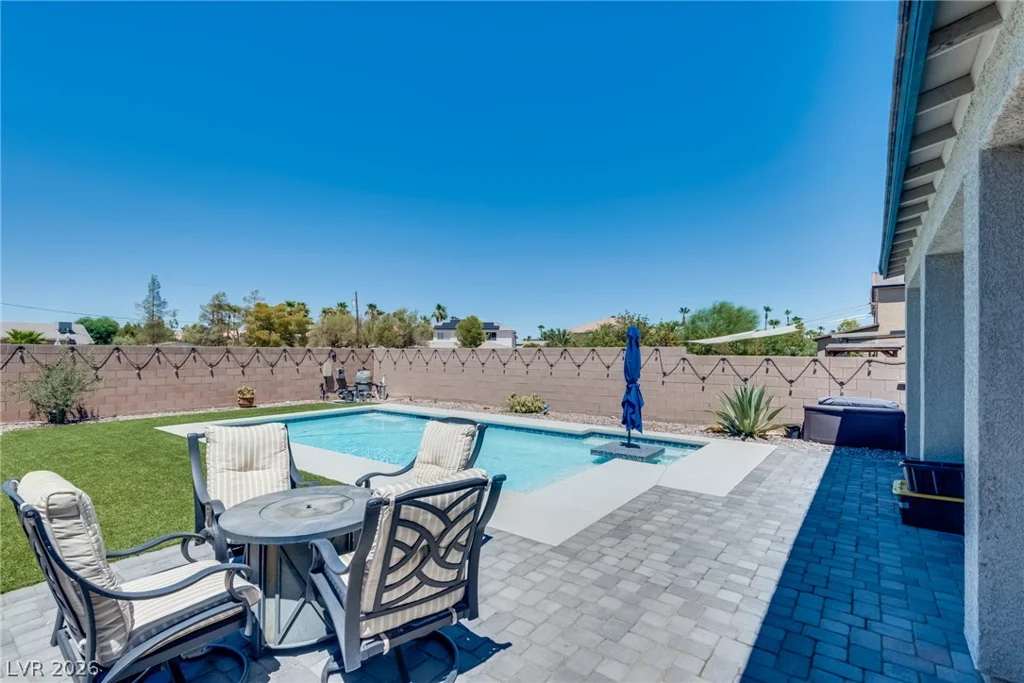 9273 Bluemist Falls, Las Vegas, NV 89123