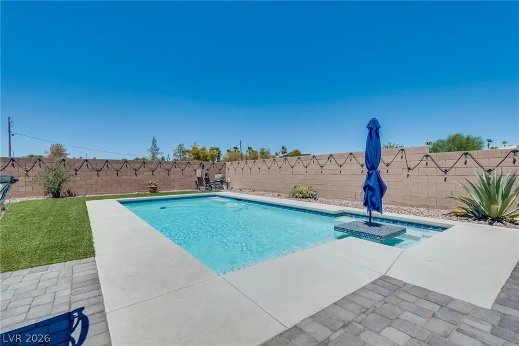 9273 Bluemist Falls, Las Vegas, NV 89123
