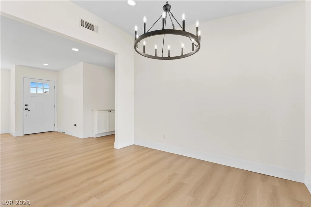 5595 Chestnut, Las Vegas, NV 89119