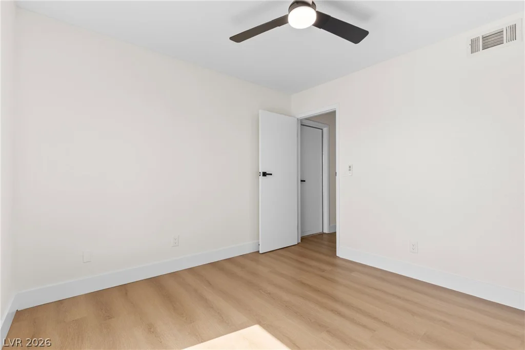 5595 Chestnut, Las Vegas, NV 89119