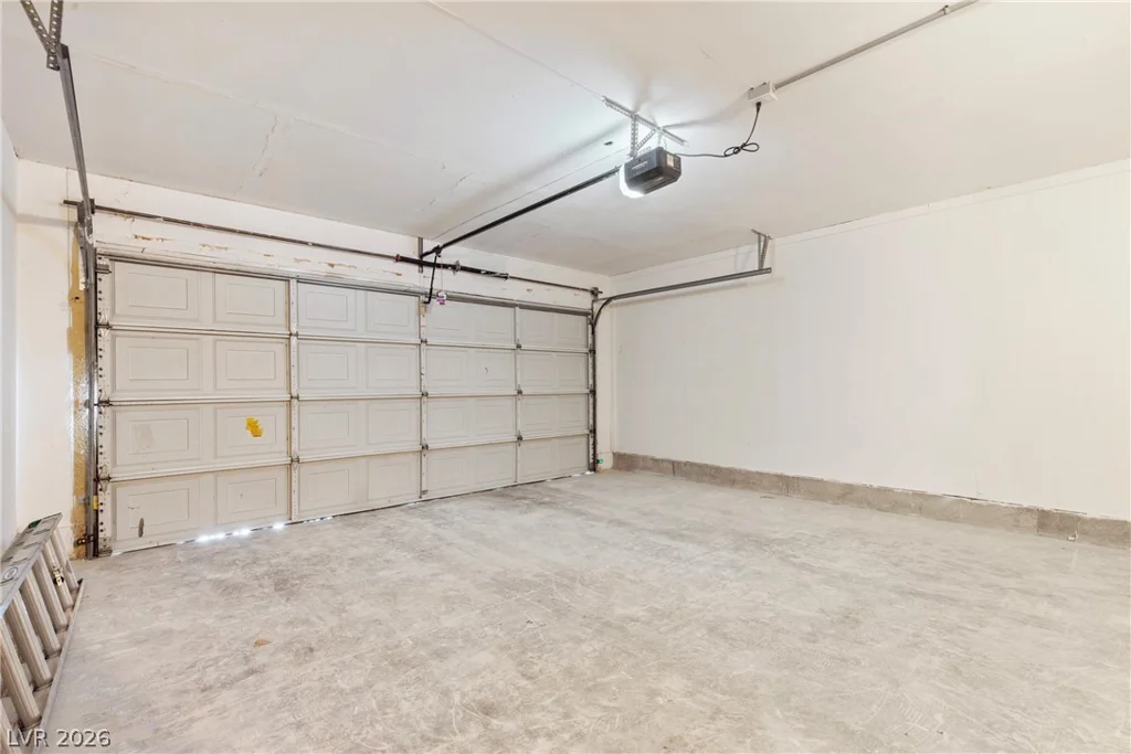 5595 Chestnut, Las Vegas, NV 89119