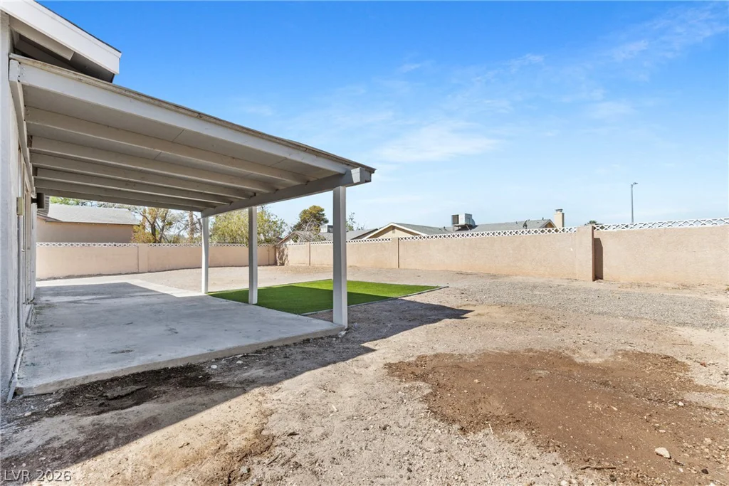 5595 Chestnut, Las Vegas, NV 89119