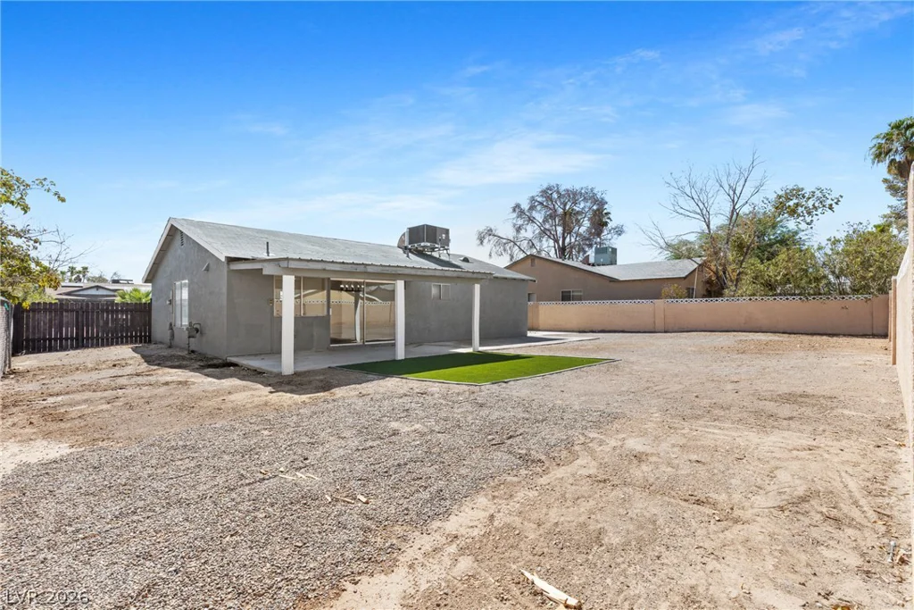 5595 Chestnut, Las Vegas, NV 89119