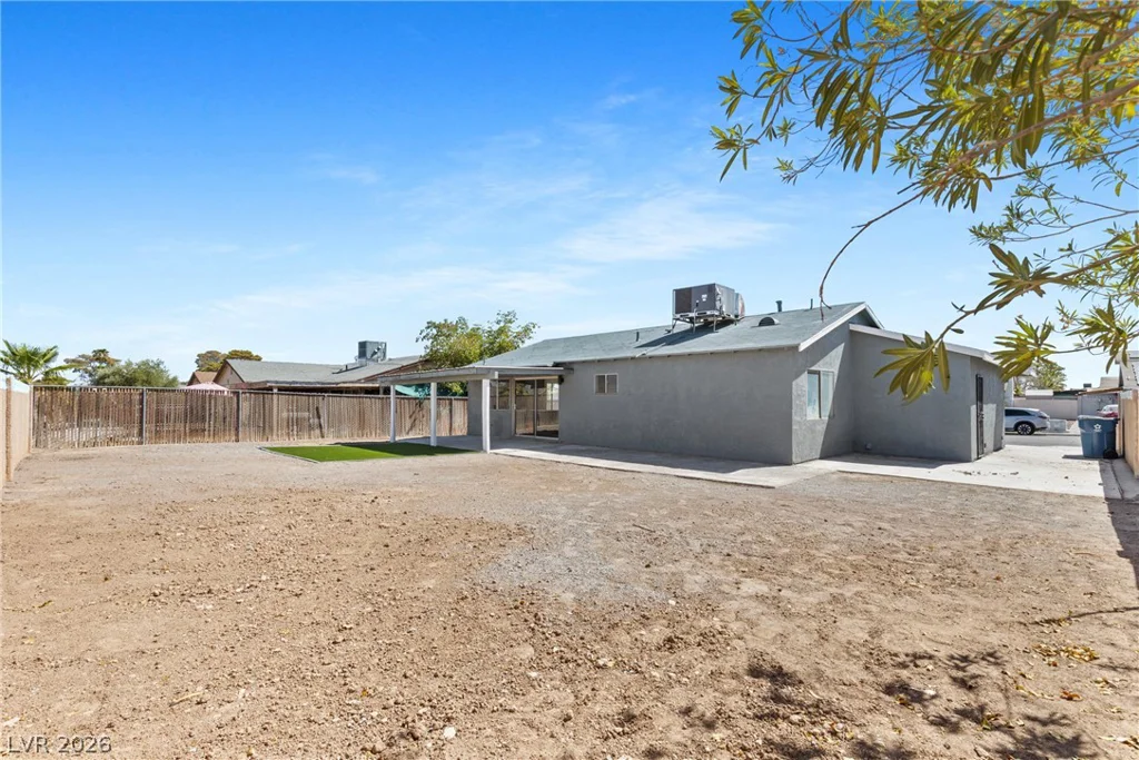 5595 Chestnut, Las Vegas, NV 89119
