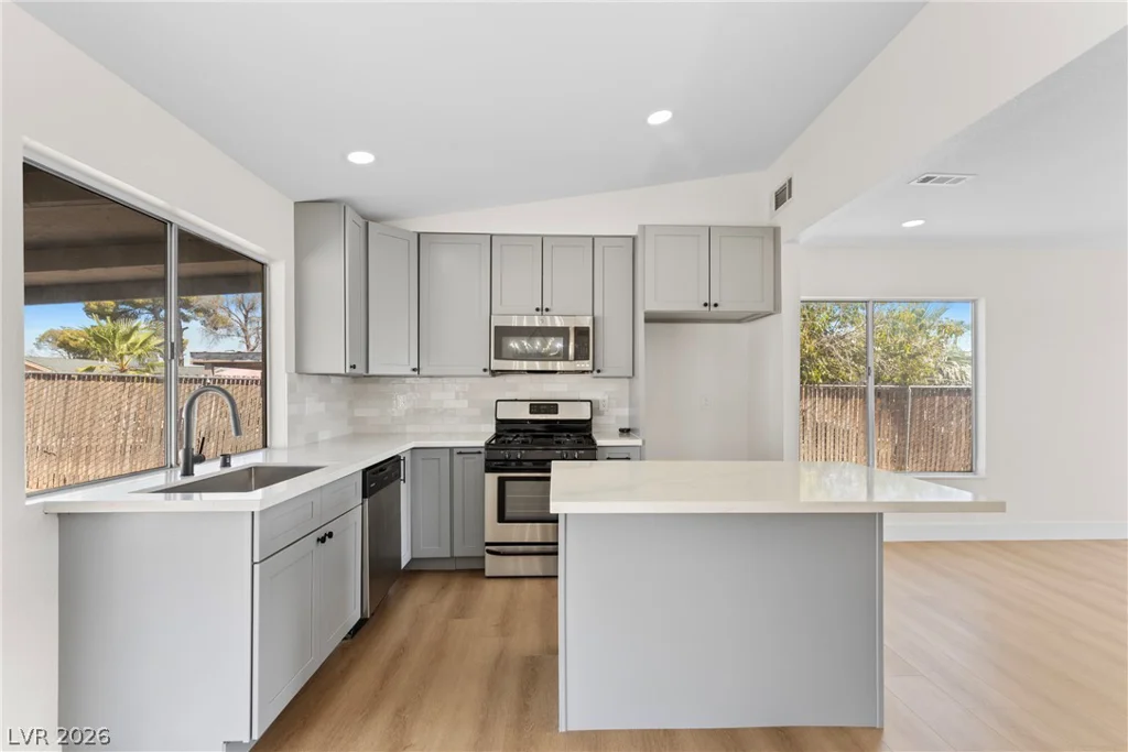 5595 Chestnut, Las Vegas, NV 89119