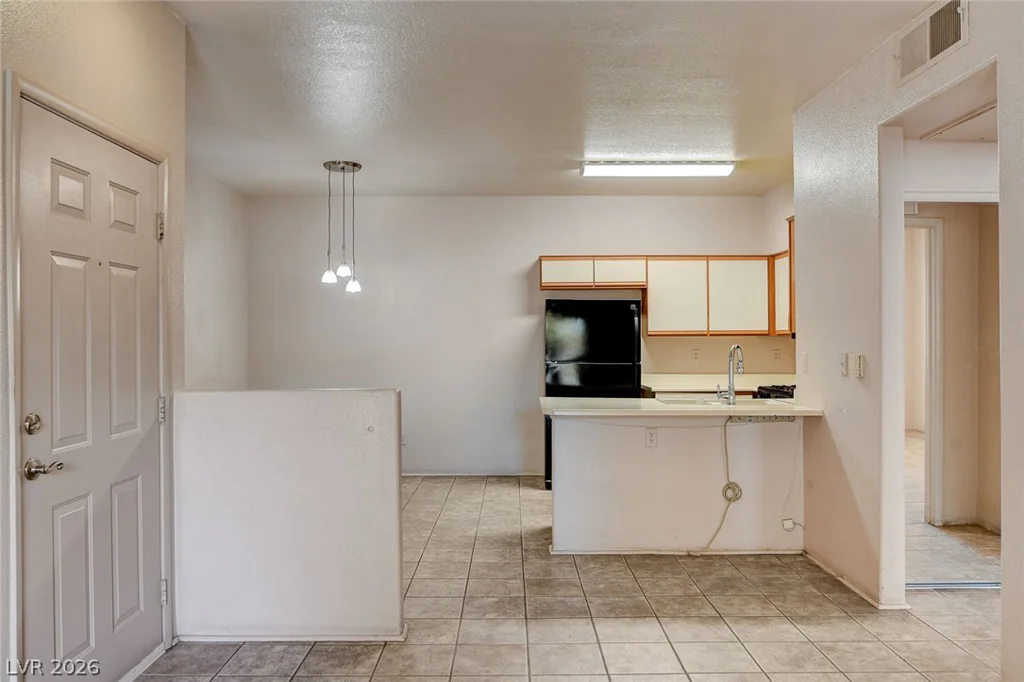5751 Hacienda, Las Vegas, NV 89122