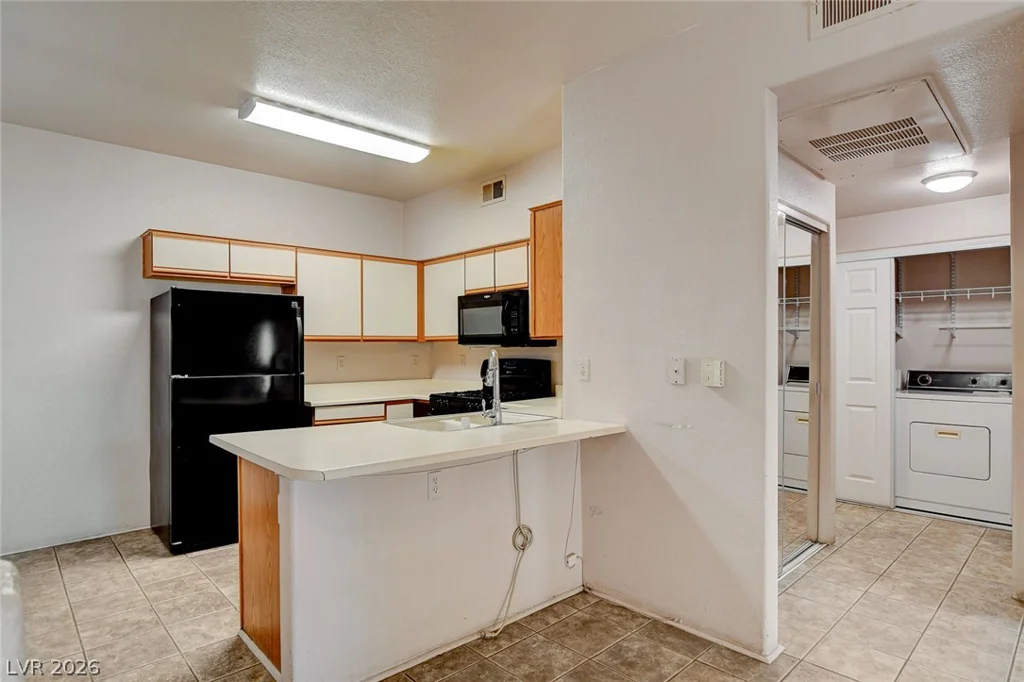 5751 Hacienda, Las Vegas, NV 89122