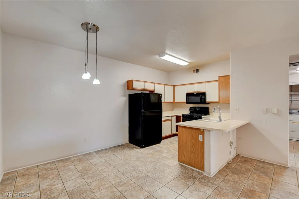 5751 Hacienda, Las Vegas, NV 89122