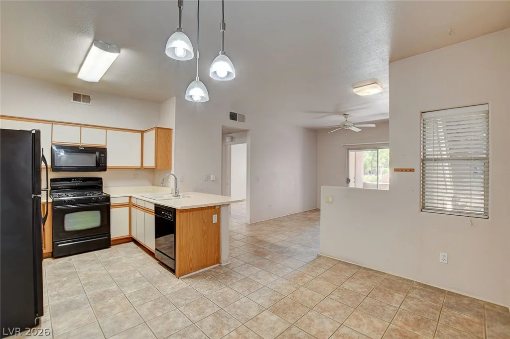 5751 Hacienda, Las Vegas, NV 89122
