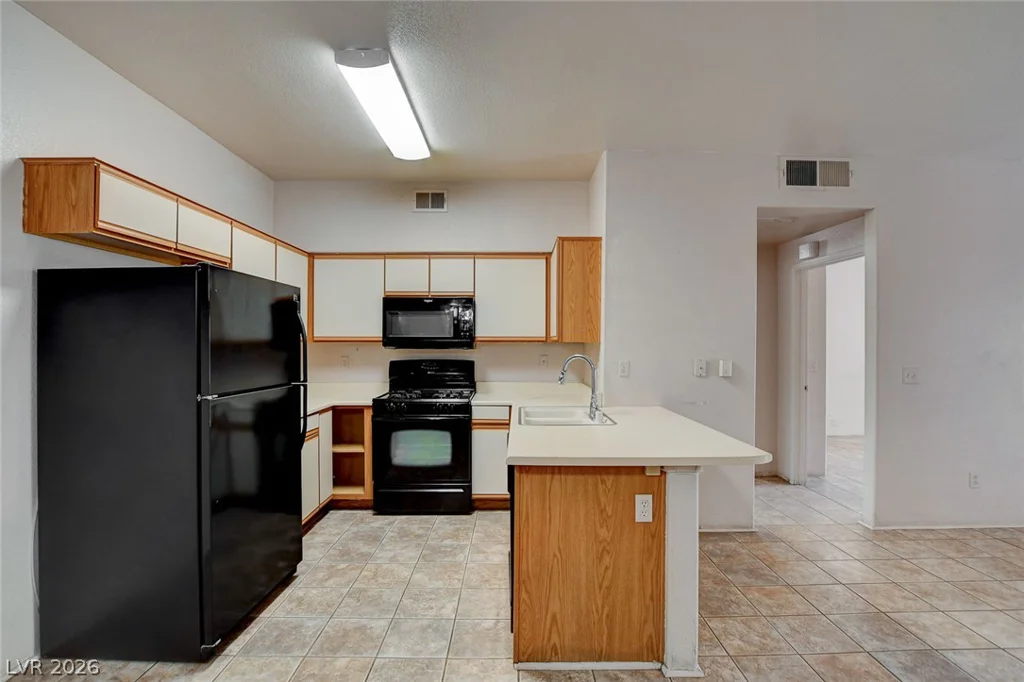 5751 Hacienda, Las Vegas, NV 89122