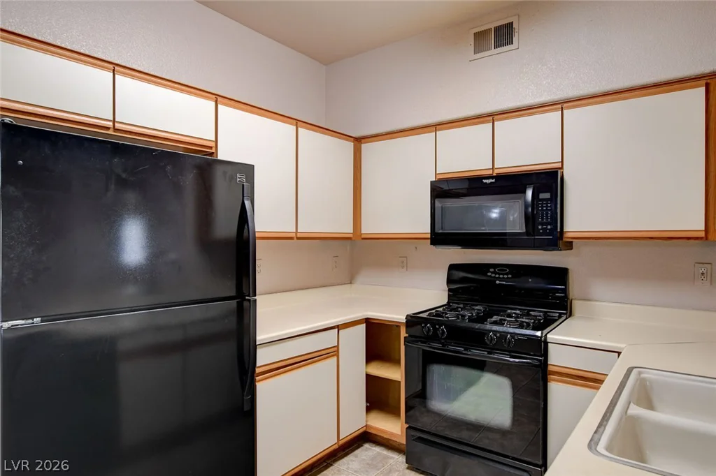 5751 Hacienda, Las Vegas, NV 89122
