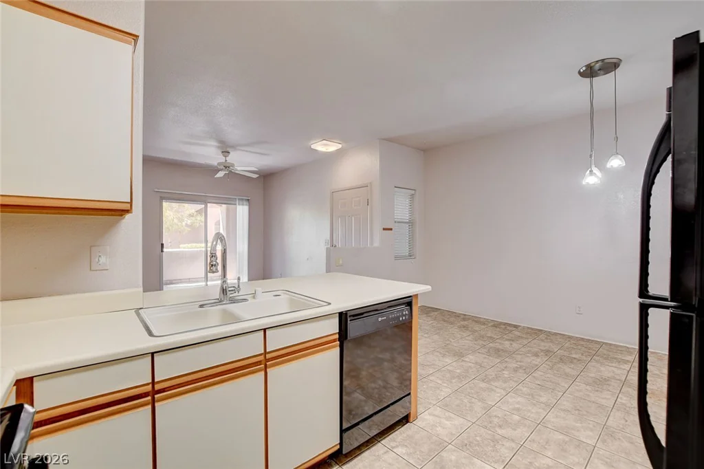 5751 Hacienda, Las Vegas, NV 89122