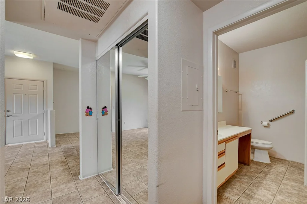 5751 Hacienda, Las Vegas, NV 89122