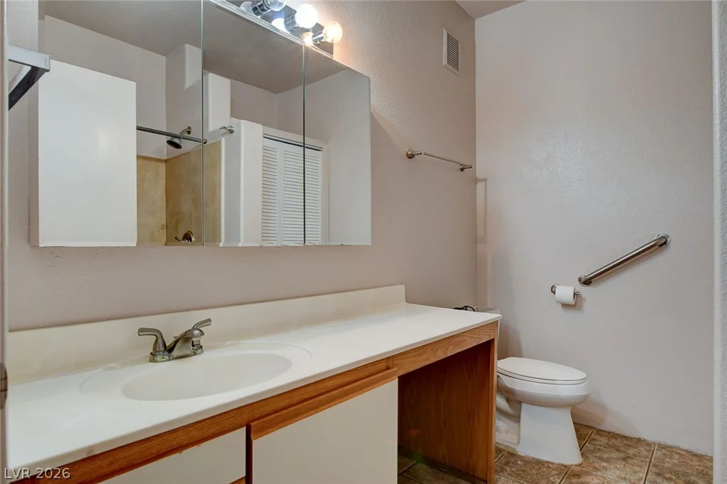5751 Hacienda, Las Vegas, NV 89122