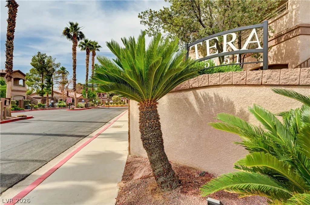 5751 Hacienda, Las Vegas, NV 89122