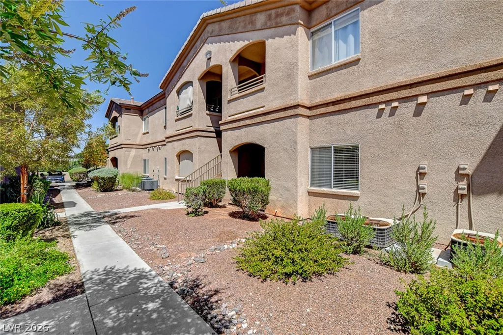 5751 Hacienda, Las Vegas, NV 89122
