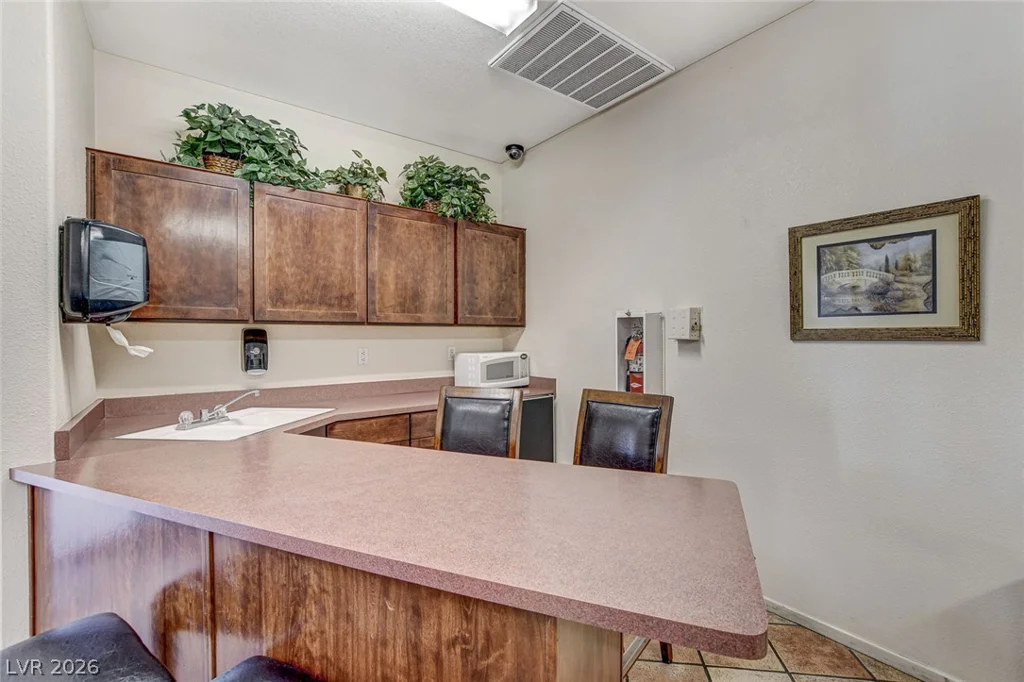 5751 Hacienda, Las Vegas, NV 89122